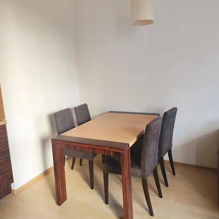 Majestic First Line Private Apartment, Sunny